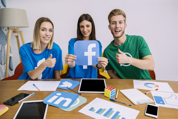 Facebook marketing campaigns for small businesses by agency.